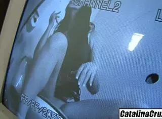 Jennifer White Feels Intense Pleasure Deepthroating Monster Cock in Bathroom Gloryhole