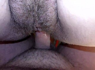 हेय, क्या देखना चाहते हो मुझे दो ह्यूज क्रीमपाई बेयर लेते हुए? - मिल्की मारी