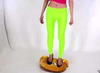 Exploring Japanese Food Fetish With Messy Leggings And Balloon Stockings