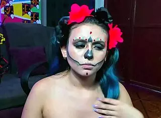 sexy catrina MASTURBATES and plays with her nipples