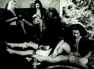 다크 랜턴 엔터테인먼트, 집에서 크리스마스 에로틱 고백 선물