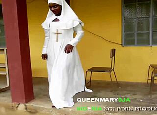 Heilige Kuh! Reverend Schwester Queenmary9ja vom Gangster während der Predigt gefickt!