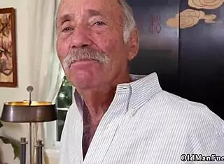 Sexual young 18+ delivers intense handjob cumshots south of the border