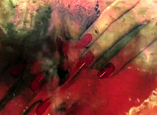 Vintage-tabu pillu naidetaan doggystylella retro-ulkoilmassa.