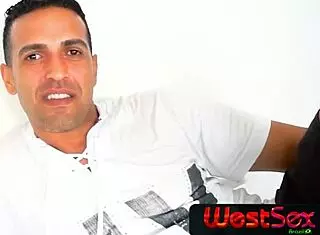 My girlfriend opens legs for tony tigrao