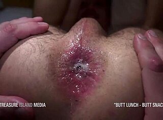 大块头肥臀接受彻底舔肛服务