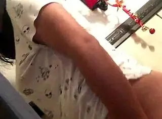 latina amateur fingers herself in shower