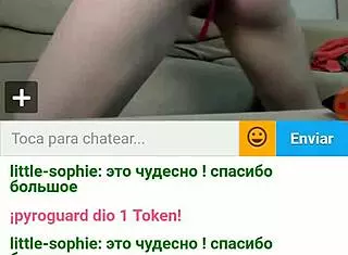 Teen spanks her ass and cums on webcam.