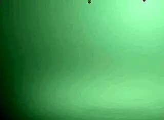 Tattoo milf, show me that pussy close-up!