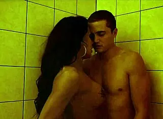 my shy encounter with a horny shemale's ass