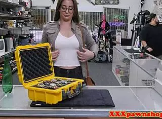 Pawning Amateur Sucks Dick Hidden In Store! 😈