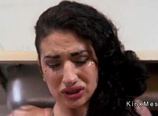 สาวก้นใหญ่ทนการฝึกทาสแบบแรงด้วยปากลึก