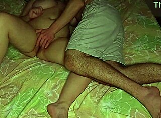 Ουάου, αυτή η σέξι φοιτήτρια συνεχίζει να τελειώνει ασταμάτητα με έντονο δάχτυλο! 😍