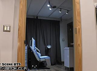 เฮ้ย อยากเห็นหมอแทมป้าปล่อยน้ำเงี่ยนใส่หีเบลร์ เซเลสต์ บน BlastABitchCom?