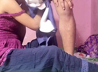 Пробовал ли ты диких Desi Bhabhi в уличном действии?