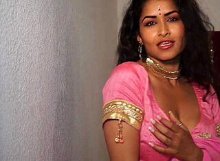 Maya Sedutora Dançando Música Hindi no Vídeo Caseiro Indiano