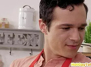 Muscular gay guy gets bareback anal penetration from tattooed partner