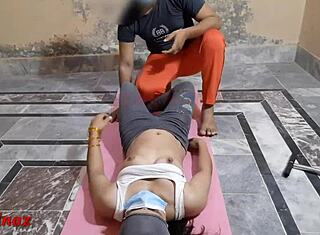 Gorący indyjski domowy seks z surową pasją