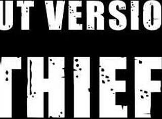 Vroča MILF Tia Cyrus preiskana do golega zaradi ukradenih stvari v trgovini