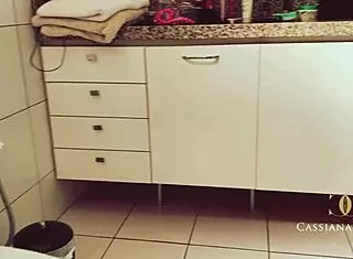 Laydy walked on the beach and met a friend for hot fucking