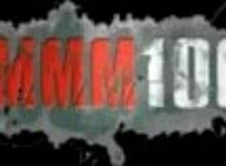 Грязная любительница милф трахается энергичным парнем на улице