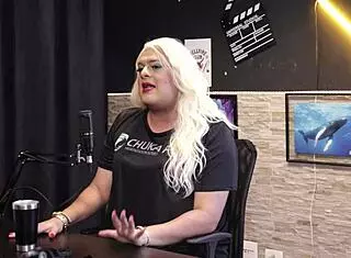 Lorrayne Lovely Trembles at Dating Idea, Enjoys Morning Sex as Submissive Woman