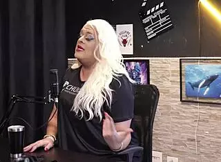 Lorrayne Lovely Trembles at Dating Idea, Enjoys Morning Sex as Submissive Woman