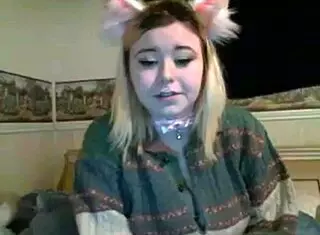 Chubby Babe Excites With Pussy Play And Dildo Sucking!