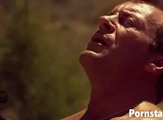 Does Lezley Zen deepthroat and get fucked outdoors?