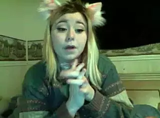 Chubby Babe Excites With Pussy Play And Dildo Sucking!