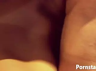 Does Lezley Zen deepthroat and get fucked outdoors?