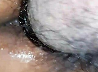 友達が彼女を激しくハメる秘密の覗きシーン