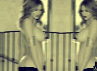 Er dette en liten 18+ blond tenåring som strekker røven sin på gymmen?