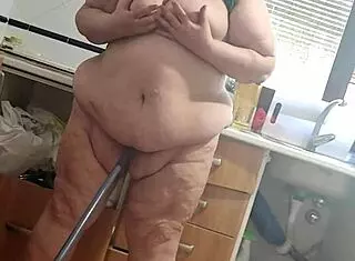 Mature Coolmarina Feels Like A Slut And Stops Housework To Fuck Hard