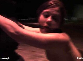 Tjekkisk slave bliver kneppet hårdt på offentlig sted