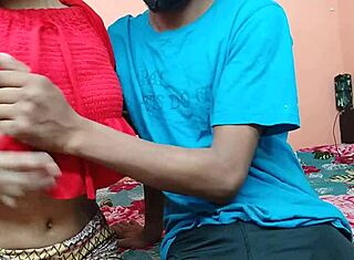 Hintli Üvey Kardeş ve Kızkardeş Gerçek Seks Videosu