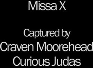 ميساكس - عندما يغيب زوج الأم، ليلي جيمس تتجول في السرير