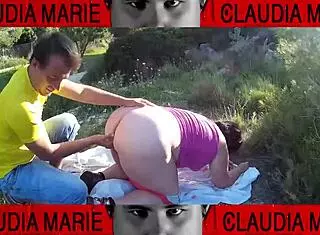 Snacking On Curvy Pussy Outdoors Makes Her Cum