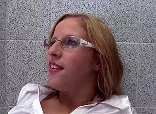 Amateur german couple in cumshot facial scene