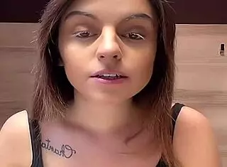 Braless huge tits bouncing in tanktop 😍