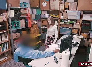 i watch the lp officer fuckin dollys pussy with monster cock in office blowjob