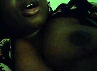 Ližem si bradavky len pre teba, chceš vidieť ako končím?