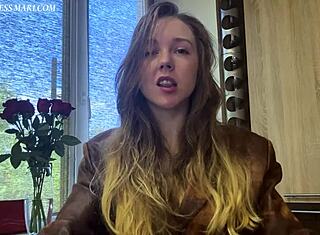 trhaj si pri sledovaní môjho horiaceho cigareta s ruským joi