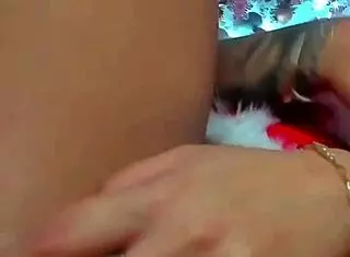 Perfectt33n rams dildo deep on Chaturbate.