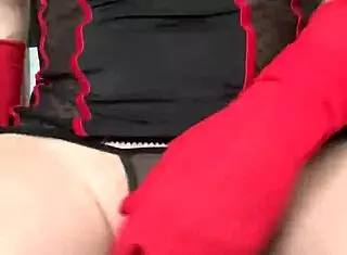 samantha jewels feels pleasure riding her dildo