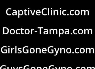 Eerstejaars Ami Rogue voelt HITACHI MAGIC WAND orgasmes. Dokter Tampa werkt haar tijdens collegeonderzoek bij HitachiHoesCom.