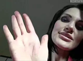 Does Mesmeratrix inflict strong pain on her fucking slave in BDSM fetish?