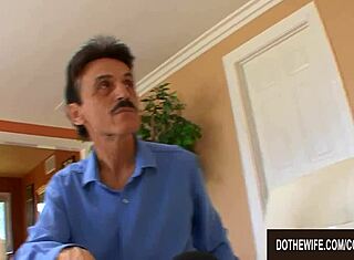 Hanrej-mand ser kone Jaime Applegate ride en anden fyr hårdt 😱