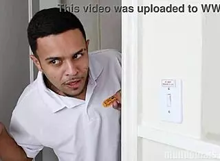 Três Amigos Fazendo Um Troca Troca No Quarto Com Bareback Group Hardcore.