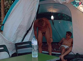 Эй, друг, давай разожжем наши желания в уютной палатке сегодня ночью